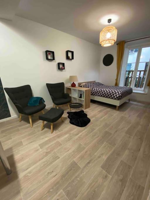 Charmant Studio Idealement Place Et Paisible ! 올롱생테마리 외부 사진