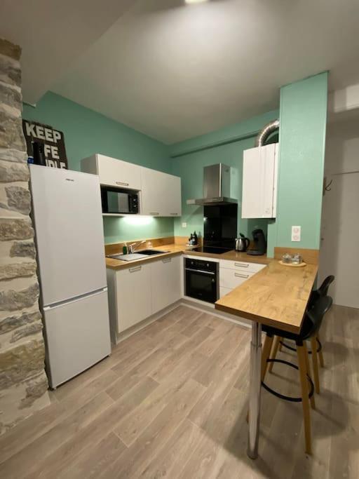 Charmant Studio Idealement Place Et Paisible ! 올롱생테마리 외부 사진